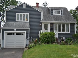 564 Bamford Ave, Woodbridge, NJ 07095
