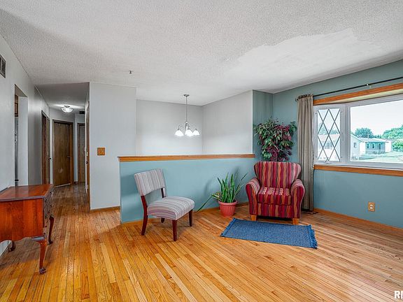 3rd image of 5711 Gaines St