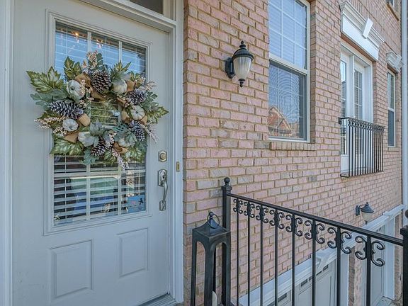3rd image of 2758 Durham Dr NE #4