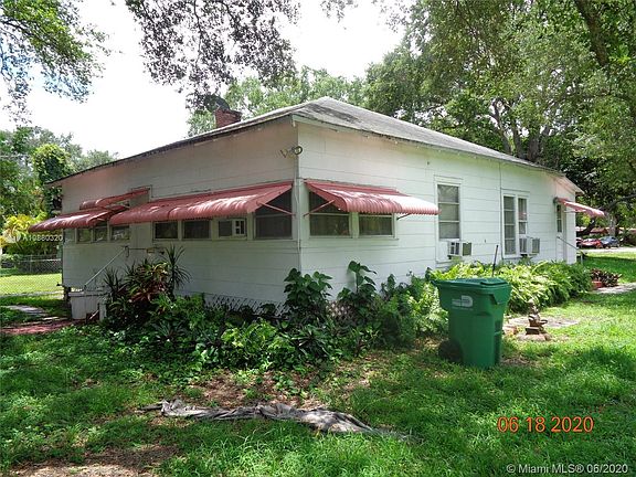 2nd image of 18422 NE 24th Ct #B