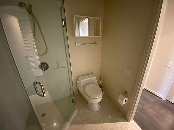 4th image of 321 10th Ave Unit 608