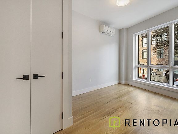 3rd image of 426 Manhattan Ave #1E