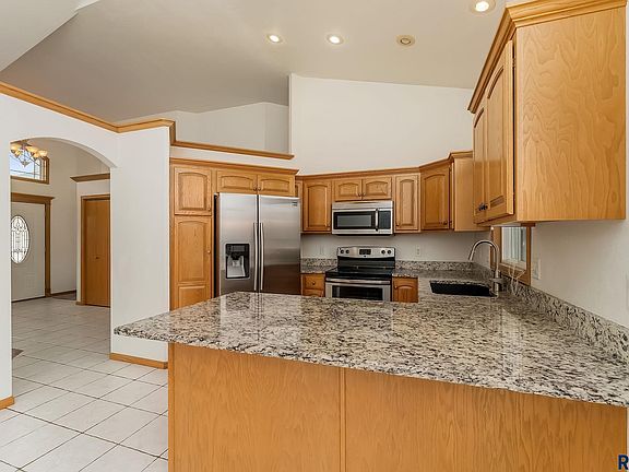 3rd image of 3008 W Courtyard Ln