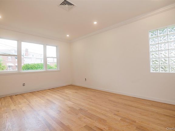 5th image of 1340 Siegfried Place