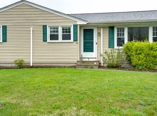 9 Parker St, Mattapoisett, MA 02739