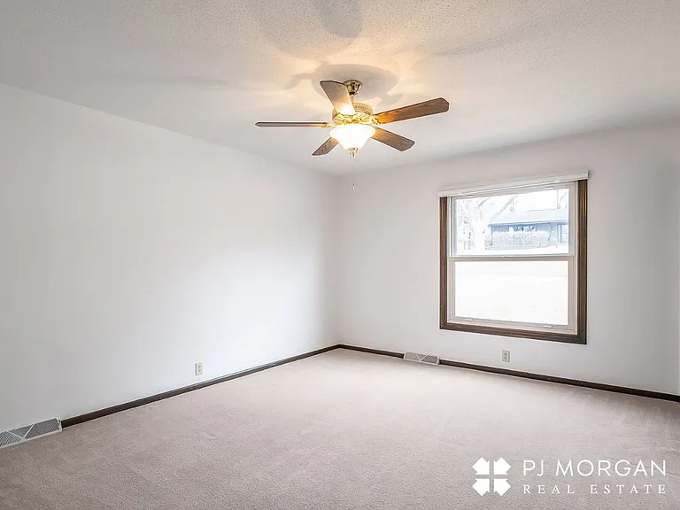 1312 S 118th St — Photo 8