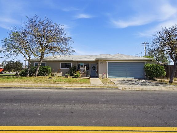 2nd image of 1901 N Kensington Way