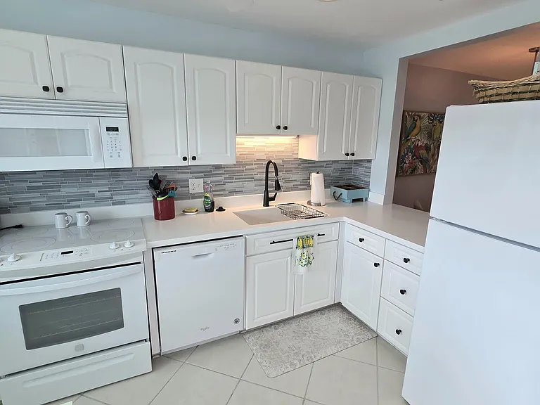 1225 Carlton Ct #202 — Photo 11