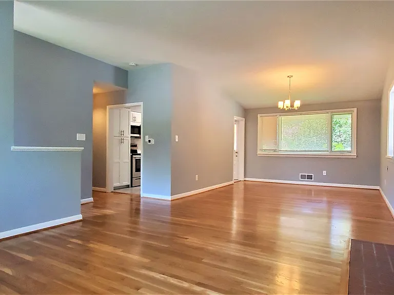 5611 Alta Vista Rd — Photo 9