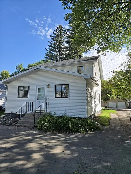 4 bed, 2.0 bath, 1488 sqft, $1,725 — Photo 3