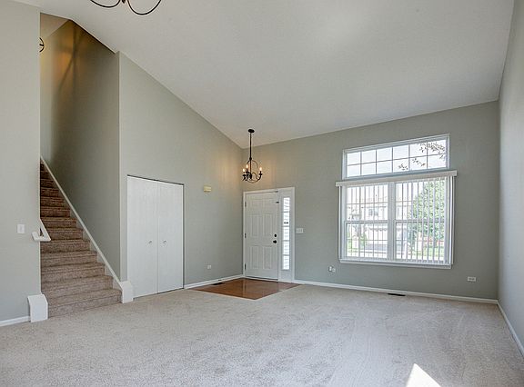 3rd image of 16612 Dorchester Pl