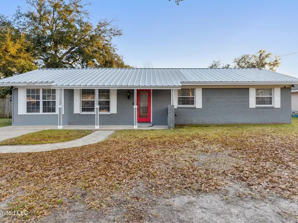 2510 Parkwood Pl, Ocean Springs, MS 39564