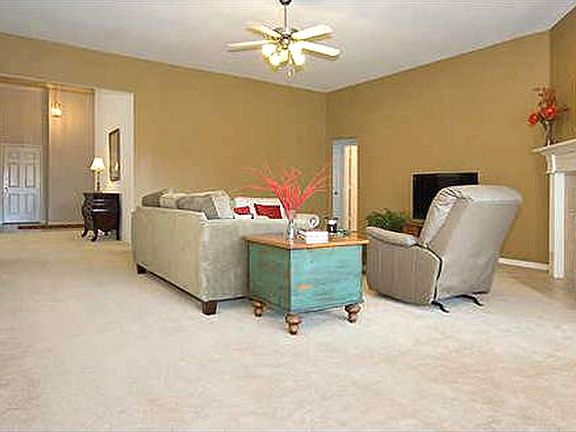 Living room - approx. 25' x 20'