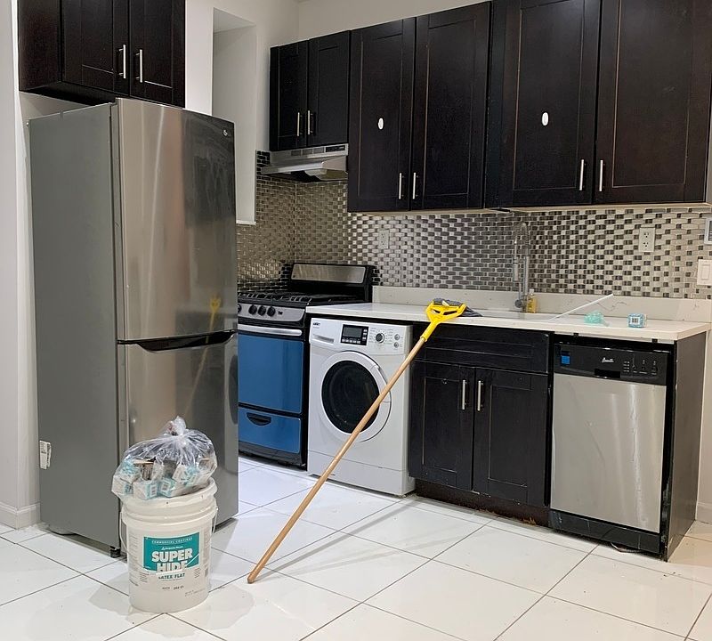 1st image of 7 W 108th St #1A1