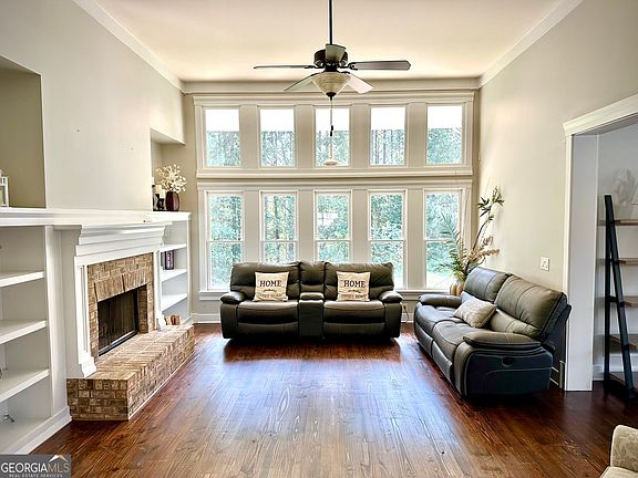 4th image of 143 Rose Hall Ln