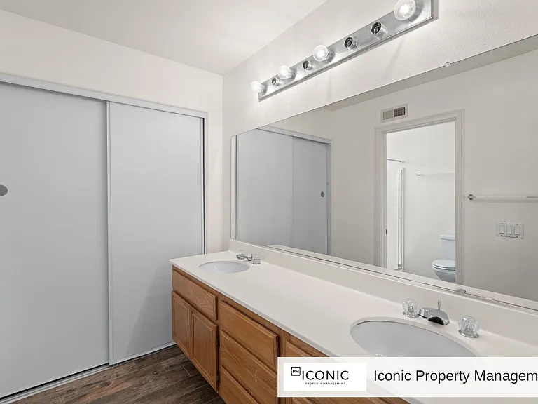 10806 Westonhill Dr — Photo 31