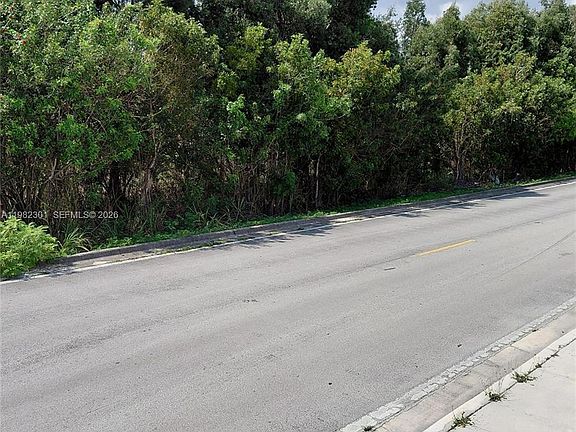 3rd image of 168XX SW 45th St