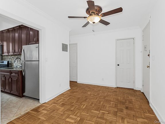 4th image of 1 Vincent Road #1G