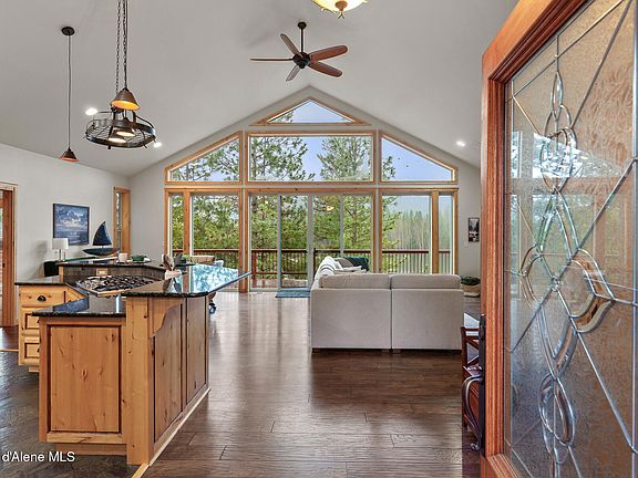 3rd image of 181 Stewart Dr