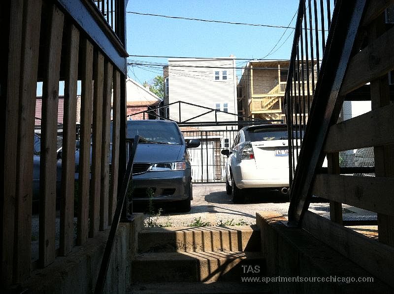 2nd image of 3324 W Le Moyne St APT 3