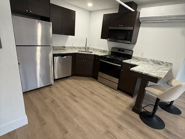 111 E Michigan St #3 — Photo 1