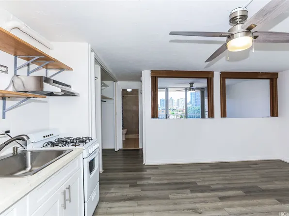 1129 Rycroft St APT 405, Honolulu, HI 96814