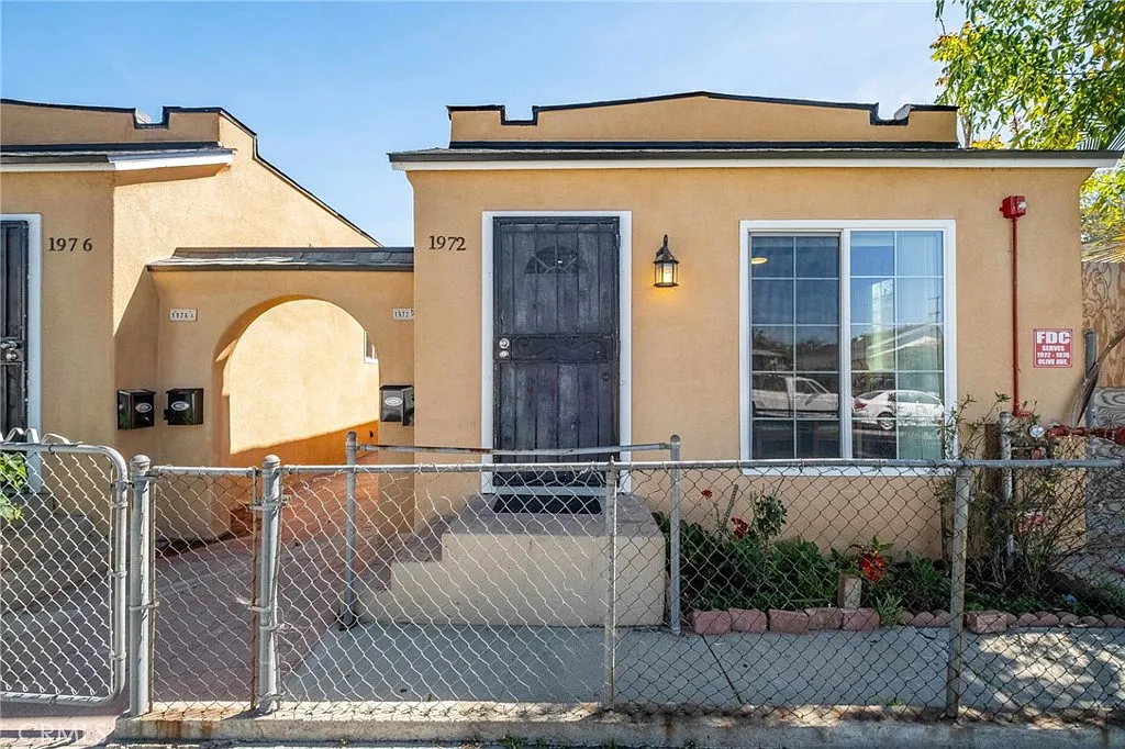 2 bed, 650 sqft, $2,850 — Photo 1