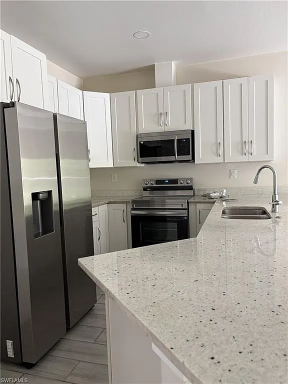 3 bed, 2.0 bath, 1320 sqft, $2,100 — Photo 4