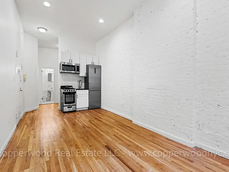 430 E 89th St #D — Photo 1
