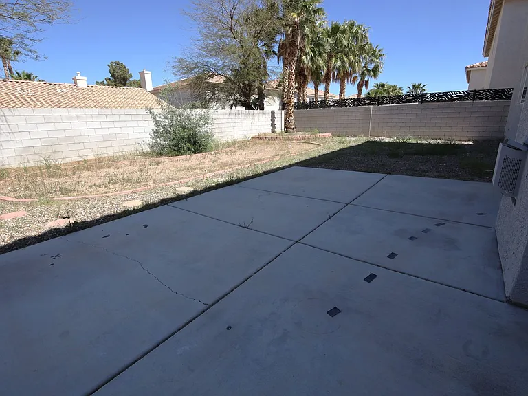 554 Campus Oaks Ct — Photo 29