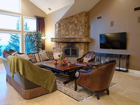 3rd image of 111 Eagle Crest Ct