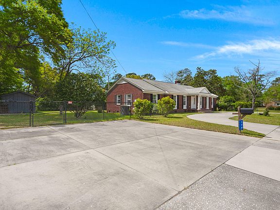 4th image of 179 Azalea Ave