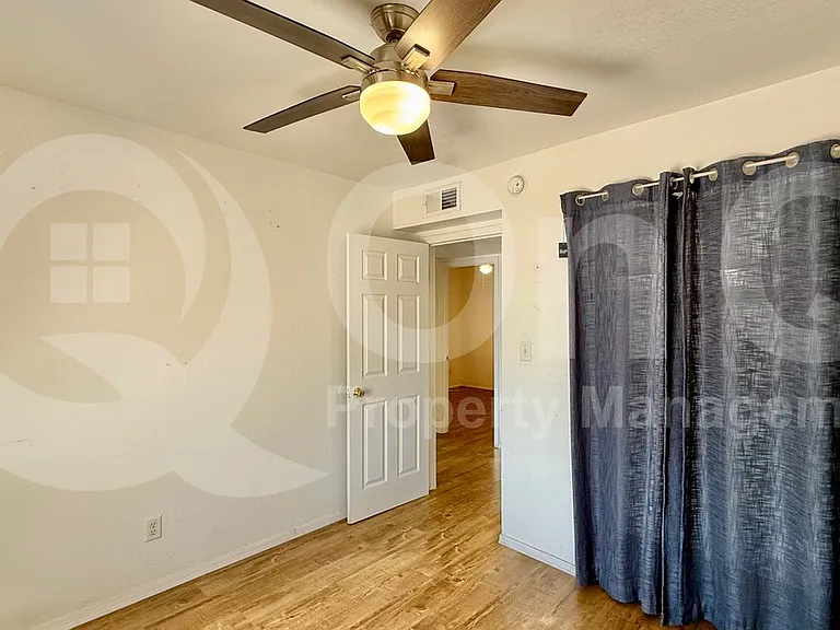 1007 N Menze St — Photo 9