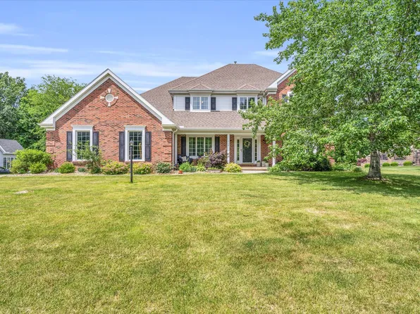 715 W Coolidge Ave, Charleston, IL 61920