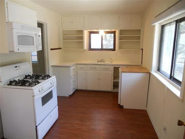 4 bed, 2.0 bath, 1573 sqft, $3,900 — Photo 4