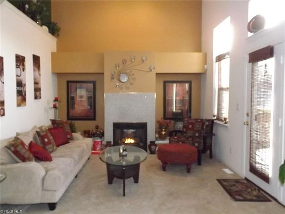 2nd image of 17563 Wildwood Ln #305
