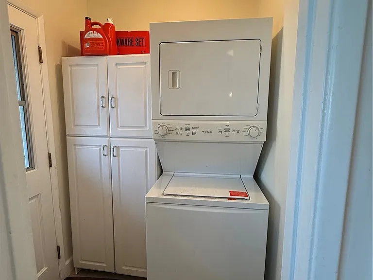1216 S Cochran Ave — Photo 18