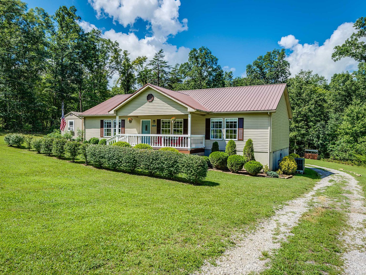 1369 Old Bean Shed Rd, Clarkrange, TN 38553 | Zillow