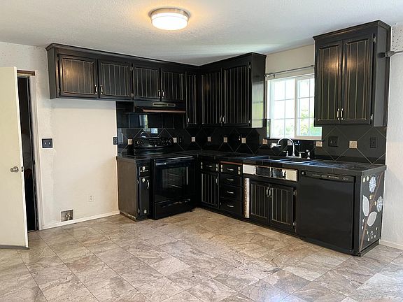 4th image of 1647 Lakehills Dr