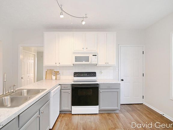 3rd image of 234 E Washington Ave