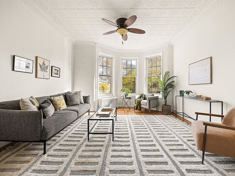 1st image of 413 Vanderbilt St