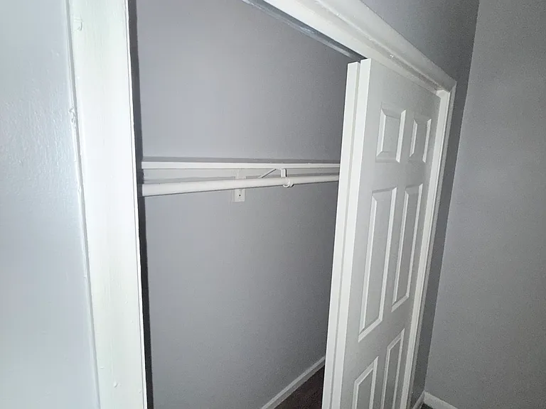 Garden Hill Apartments — Photo 31