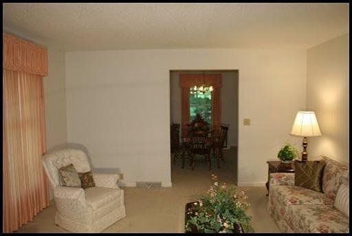 5th image of 782 Halstead Dr
