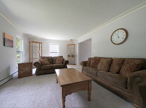 4th image of 19831 Tanglewood Dr W