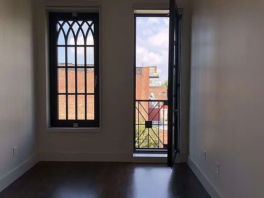 Rented by TheLocals LLC | media 48