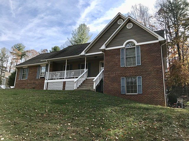 1st image of 226 Clearwater Dr