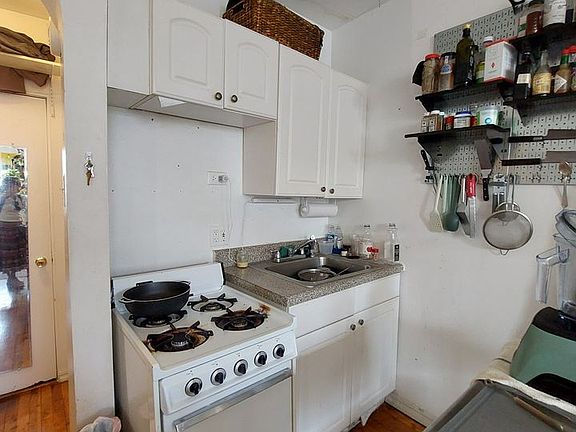 4th image of 249 E 2nd St APT 2A