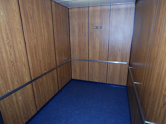 Large elevator