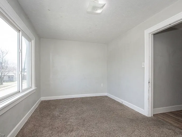 1738 E 296th St #2 — Photo 14