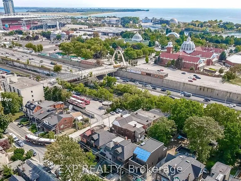 8 Springhurst Ave — Photo 24